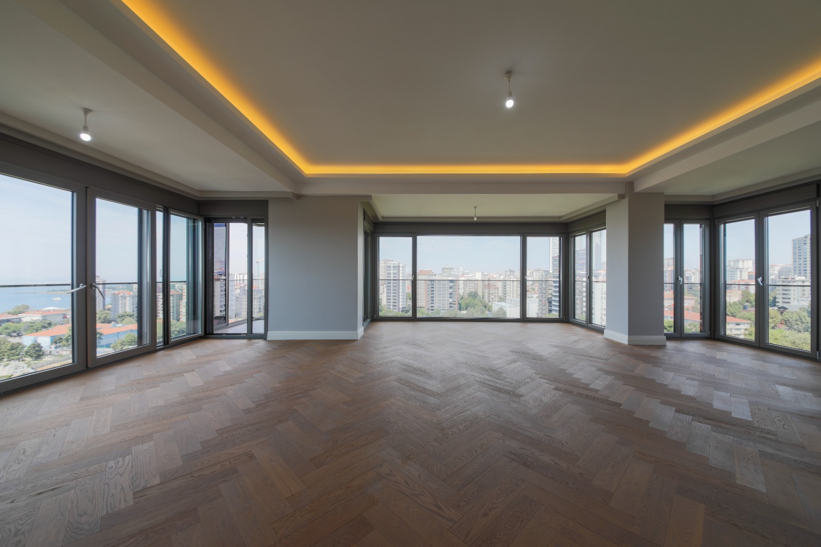 İSTANBUL, CADDEBOSTAN’DA 280 m², 4+1 DAİRE