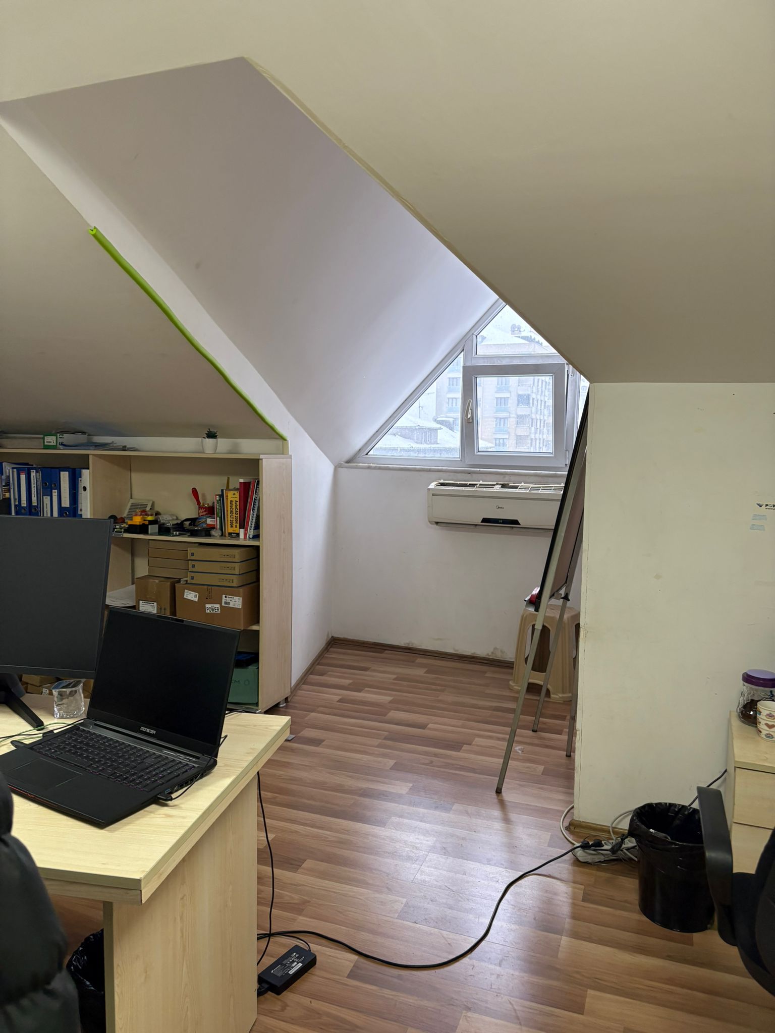 İSTANBUL, ÜMRANİYE, ÇAKMAK’TA 1.100 m² SATILIK KOMPLE PLAZA