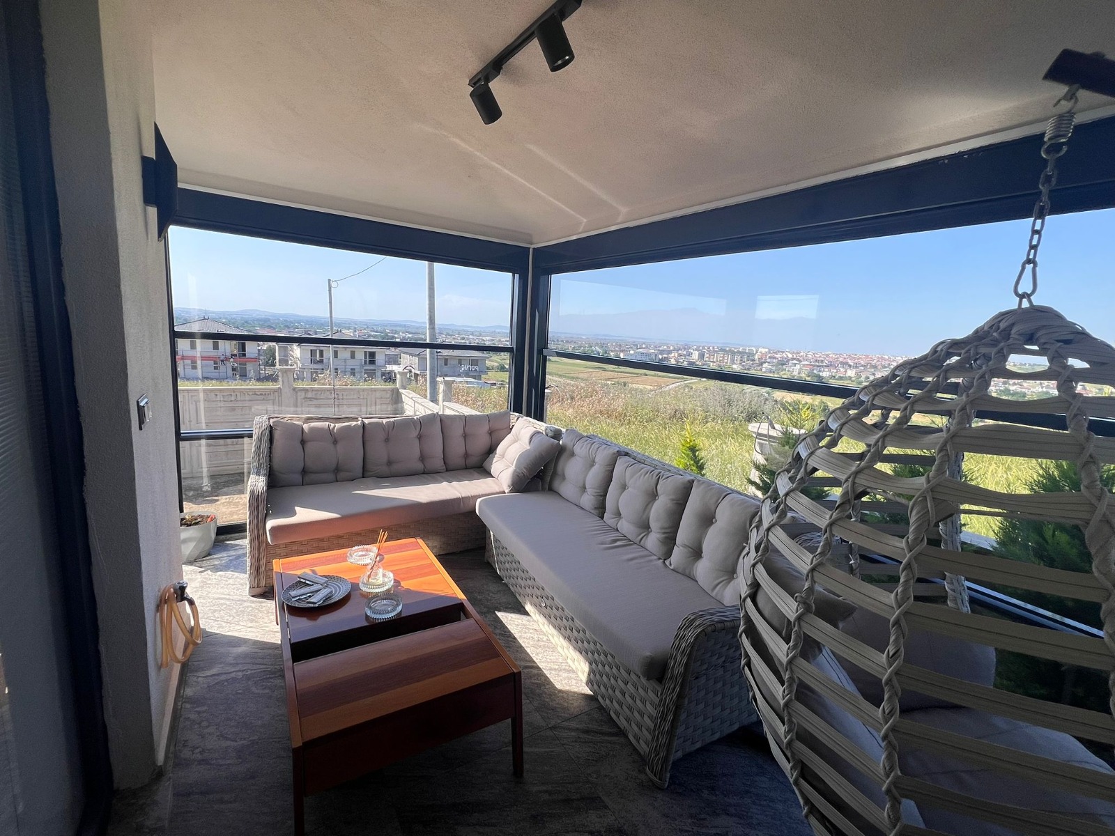 ÇANAKKALE, BİGA’DA 495 m² TRİPLEKS VİLLA