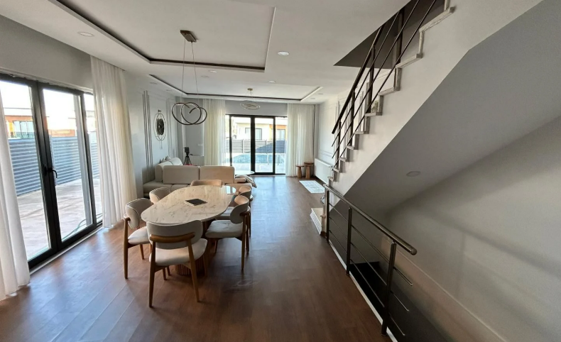 İSTANBUL, BÜYÜKÇEKMECE’DE 4+1, 200 m² LÜKS VİLLA